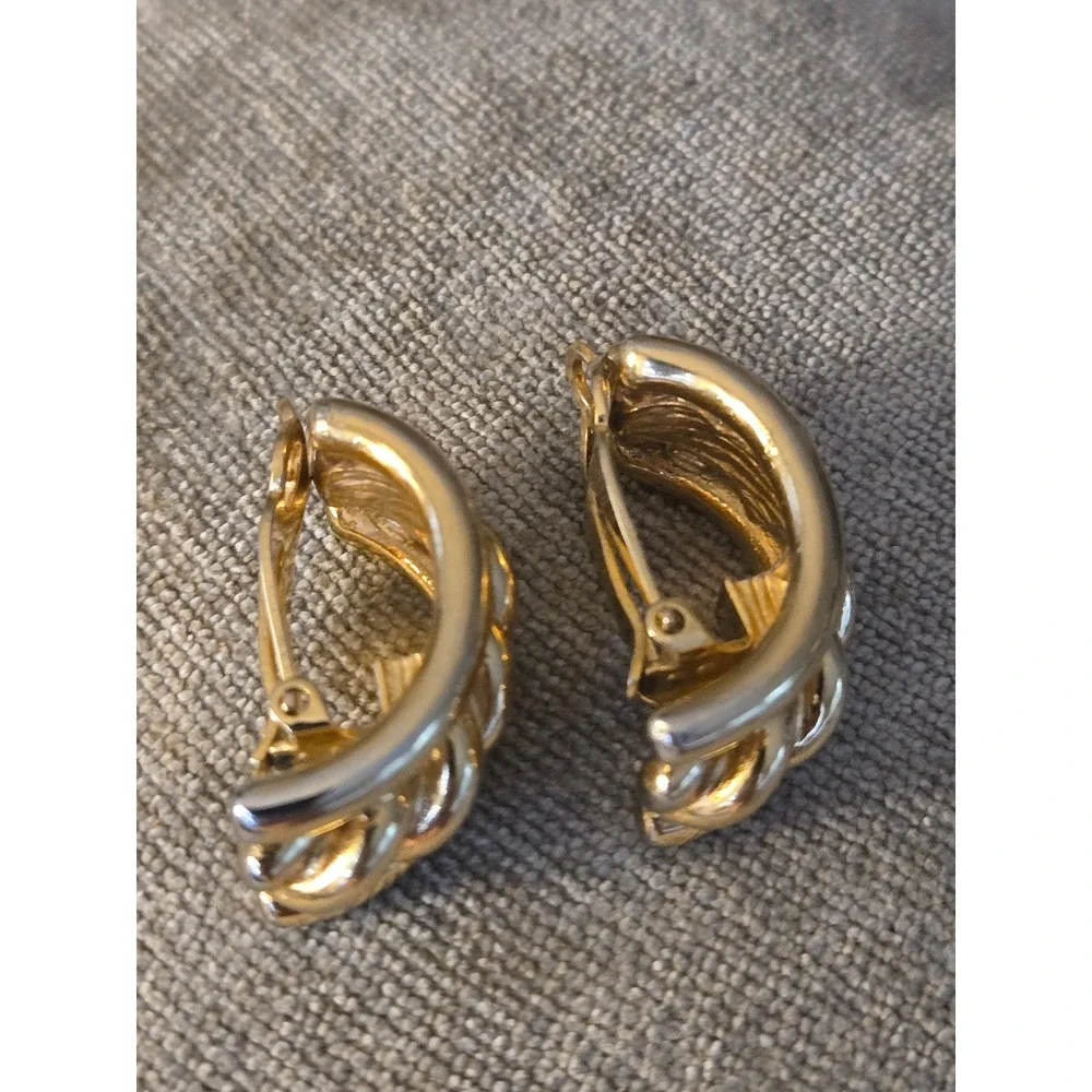 St John  Chunky Half Hoop Clip On Earrings Statement Vintage Signed